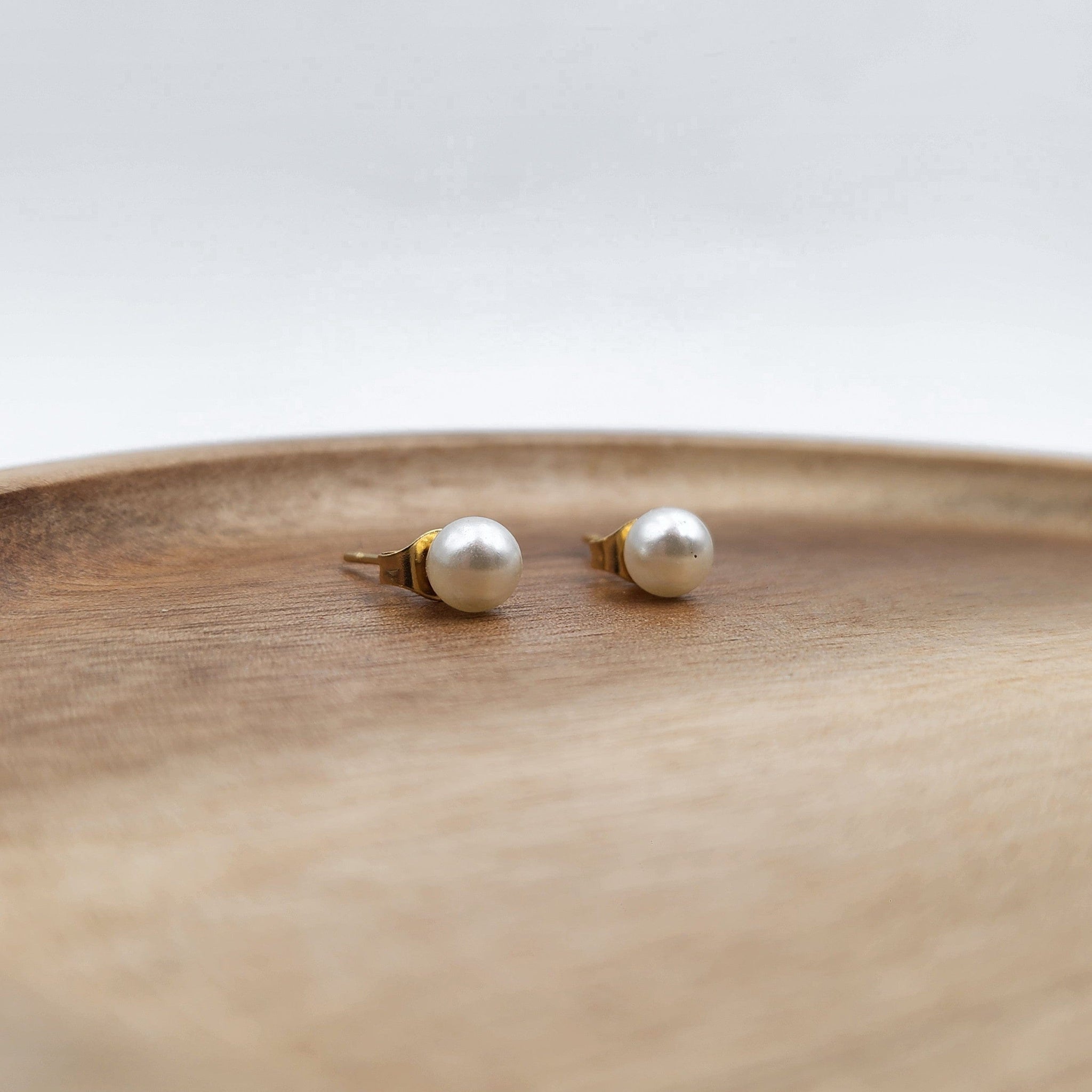 Timeless Pearl Earrings