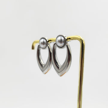 Teardrop Pearl Earrings