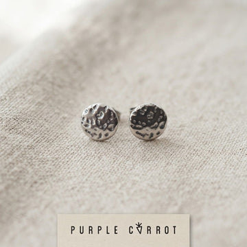 Detailed Round Stud Earrings