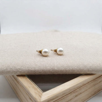 Timeless Pearl Earrings